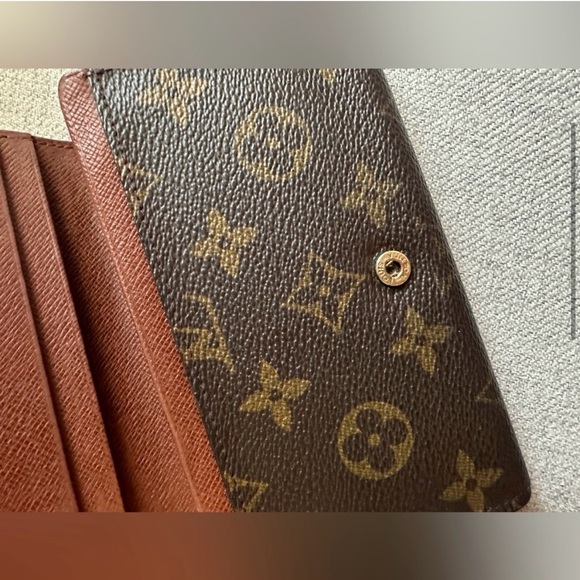 Vintage Louis Vuitton Wallet - Picture 5 of 14